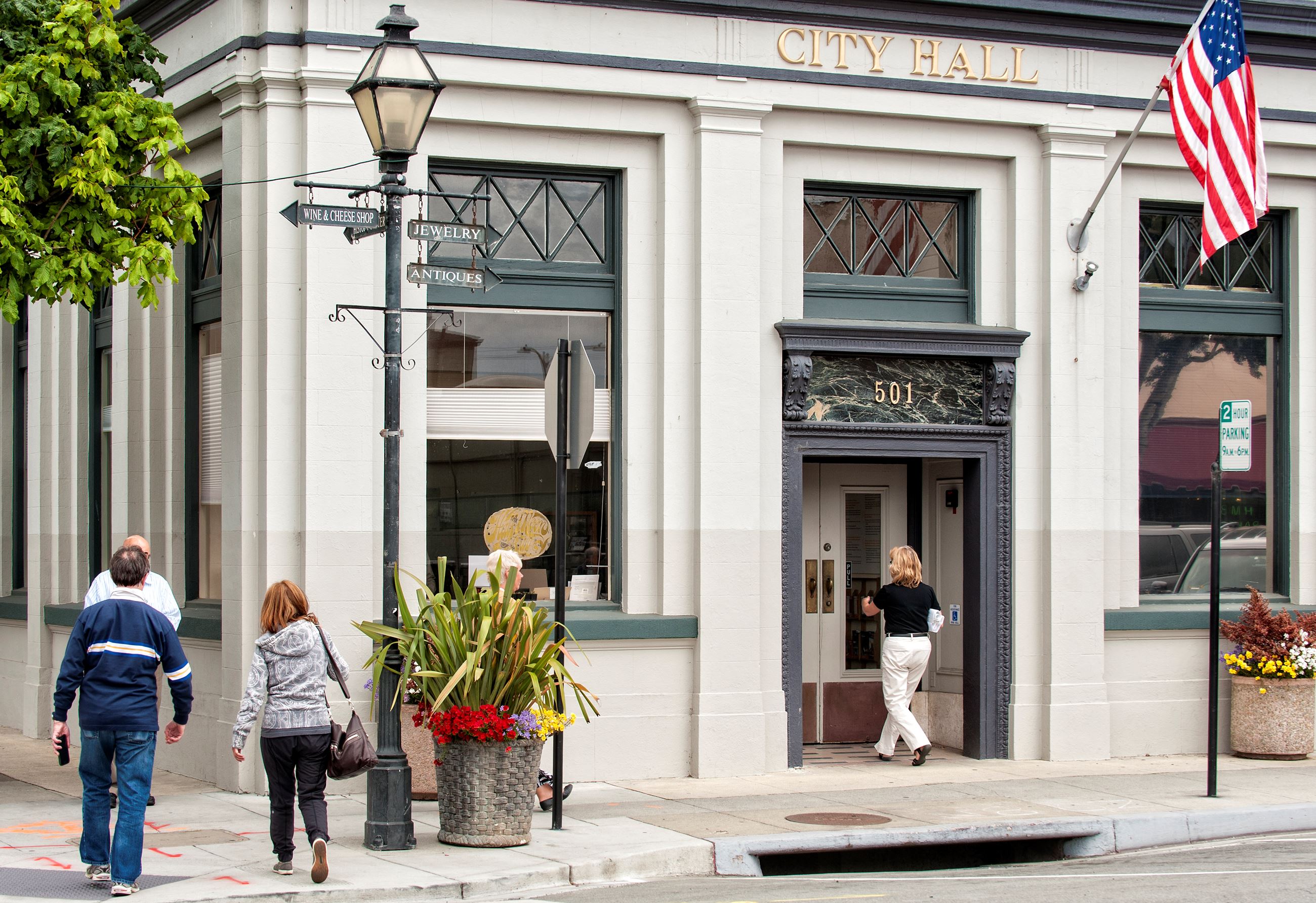 Half Moon Bay City Hall